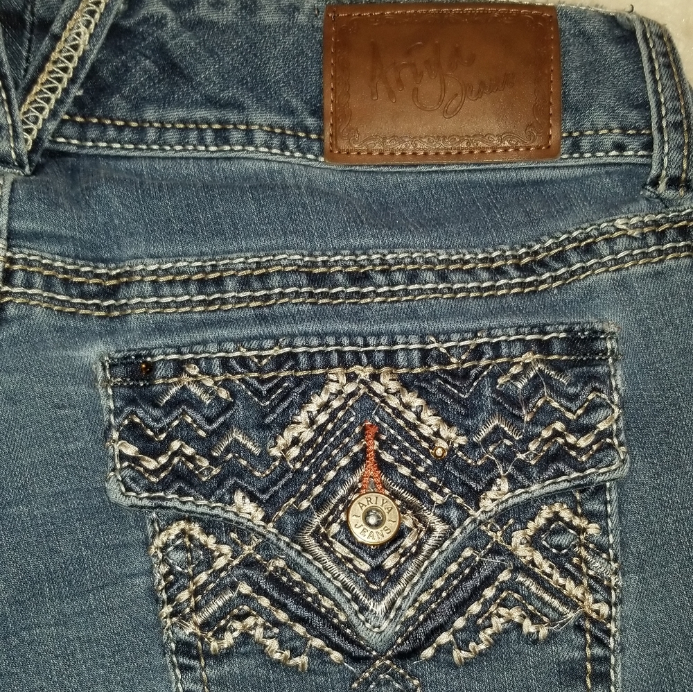 ARIYA JEANS size 9/10 - Picture 7 of 8